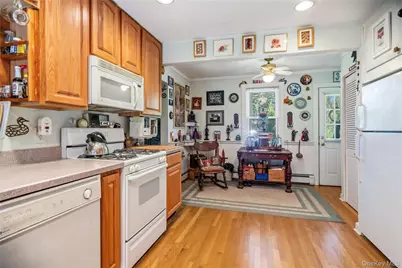 34 Melville Road, Huntington Station, NY 11746 - Photo 9