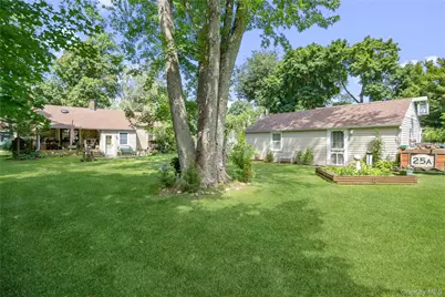 34 Melville Road, Huntington Station, NY 11746 - Photo 15