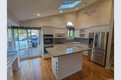 19 Comanche Lane, Commack, NY 11725 - Photo 9