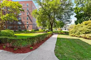 220 Pelham Rd, New Rochelle, NY 10805 - Photo 25