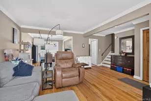201 Willis Ct, Wantagh, NY 11793 - Photo 7