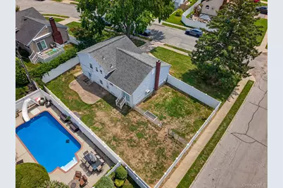 201 Willis Court, Wantagh, NY 11793 - Photo 23
