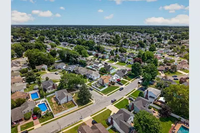 201 Willis Court, Wantagh, NY 11793 - Photo 27