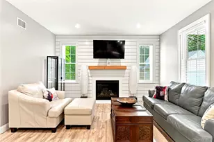 15 Rock Cut Ln, Pleasant Valley, NY 12569 - Photo 3