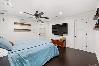 101 Frederick Avenue, Babylon, NY 11702 - Photo 15