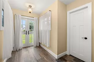 101 Frederick Ave, Babylon, NY 11702 - Photo 11