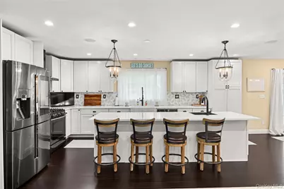 101 Frederick Avenue, Babylon, NY 11702 - Photo 5