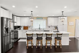 101 Frederick Ave, Babylon, NY 11702 - Photo 5