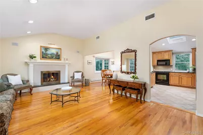 12 William Penn Drive, Stony Brook, NY 11790 - Photo 3