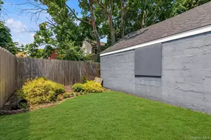 78 Rockaway Pkwy, Valley Stream, NY 11580 - Photo 19