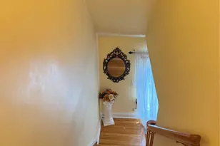 75 Maplewood Ave, Hempstead, NY 11550 - Photo 9