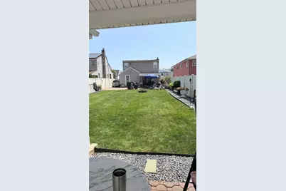 75 Maplewood Avenue, Hempstead, NY 11550 - Photo 19