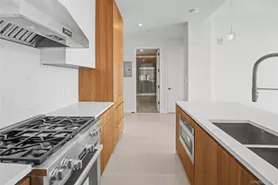 35-32 Leavitt St, Flushing, NY 11354 - Photo 9