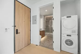 35-32 Leavitt St, Flushing, NY 11354 - Photo 17