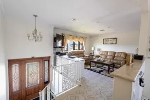 222 N Pine St, Massapequa, NY 11758 - Photo 3