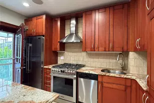 61-94 Grove St, Ridgewood, NY 11385 - Photo 3