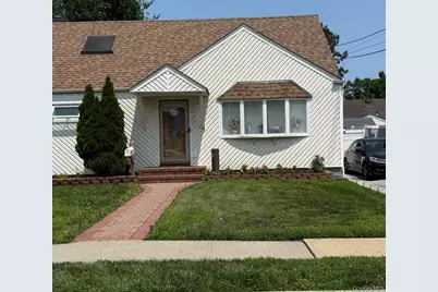 137 Walton Avenue, Uniondale, NY 11553 - Photo 1