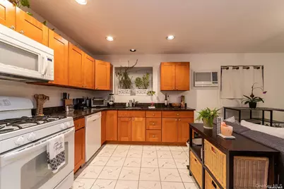 680 W Beech Street #B, Long Beach, NY 11561 - Photo 5