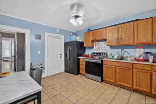 214 Renwick St, Newburgh, NY 12550 - Photo 3