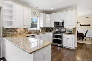 4 Wood Hollow Dr, Westhampton, NY 11977 - Photo 9
