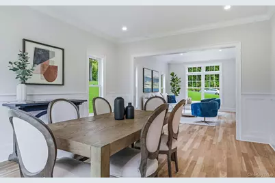 333 Concord Court, Dix Hills, NY 11746 - Photo 15