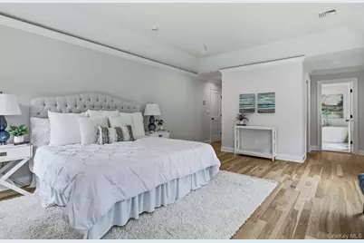 333 Concord Court, Dix Hills, NY 11746 - Photo 31