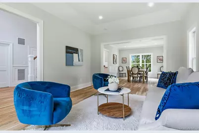 333 Concord Court, Dix Hills, NY 11746 - Photo 9