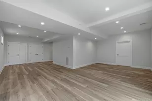 333 Concord Ct, Dix Hills, NY 11746 - Photo 43