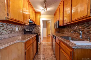 100 Brooklyn Ave, Freeport, NY 11520 - Photo 13