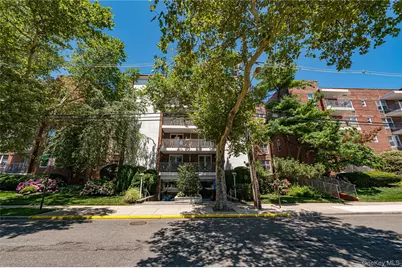 100 Brooklyn Avenue #2R, Freeport, NY 11520 - Photo 1