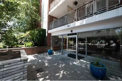 100 Brooklyn Avenue #2R, Freeport, NY 11520 - Photo 17