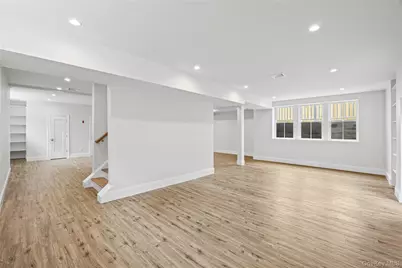 24 Lorraine Court, Northport, NY 11768 - Photo 23