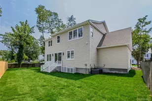 24 Lorraine Ct, Northport, NY 11768 - Photo 27