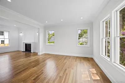 24 Lorraine Court, Northport, NY 11768 - Photo 11