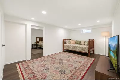 52 E Fenimore Street, Valley Stream, NY 11580 - Photo 23