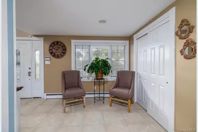 6 Huber Court, Rockville Centre, NY 11570 - Photo 9