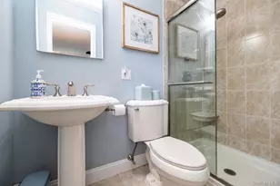 6 Huber Ct, Rockville Centre, NY 11570 - Photo 21