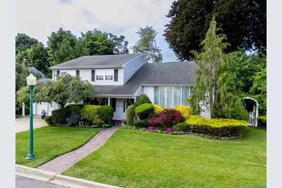 6 Huber Court, Rockville Centre, NY 11570 - Photo 1