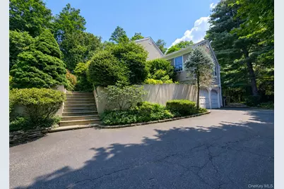 16 Woodhull Road, East Setauket, NY 11733 - Photo 5