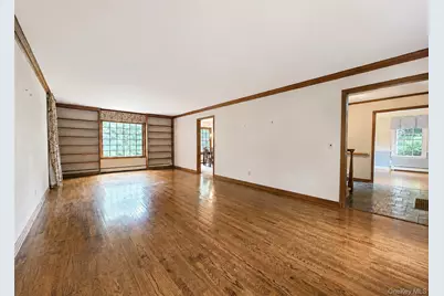16 Woodhull Road, East Setauket, NY 11733 - Photo 7