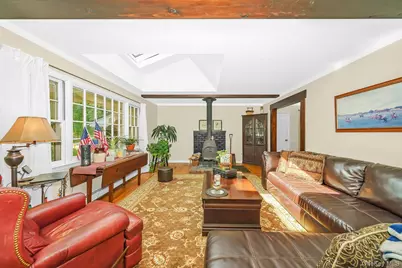 16 Landing Meadow Road, Smithtown, NY 11787 - Photo 5