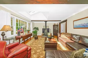 16 Landing Meadow Rd, Smithtown, NY 11787 - Photo 5