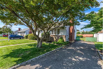 177 10th Street, Bethpage, NY 11714 - Photo 3