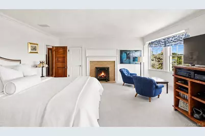 767 Montauk Highway, Quiogue, NY 11978 - Photo 17