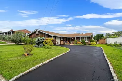 35 Fleets Point Drive, West Babylon, NY 11704 - Photo 1