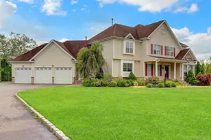 7 Brookline Ct, Wading River, NY 11792 - Photo 3