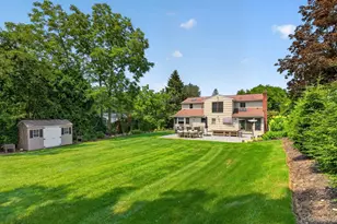 30 Irving Dr, Woodbury, NY 11797 - Photo 45