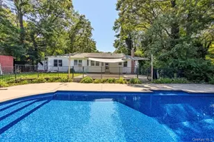 37 Black Locust Ave, East Setauket, NY 11733 - Photo 27