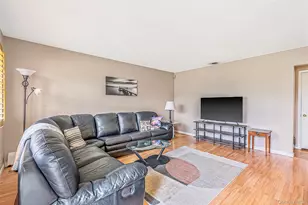 25 Merritt St, Lindenhurst, NY 11757 - Photo 5