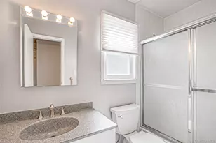 25 Merritt St, Lindenhurst, NY 11757 - Photo 11